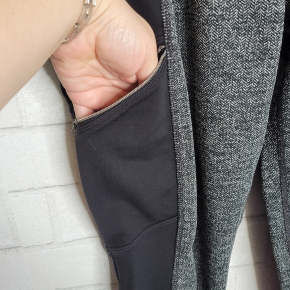 Athleta Black Heathered Gray Active Leggings - Picture 3 of 6
